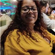 Profesora de Biología ofrece clases a niños de todas las edades